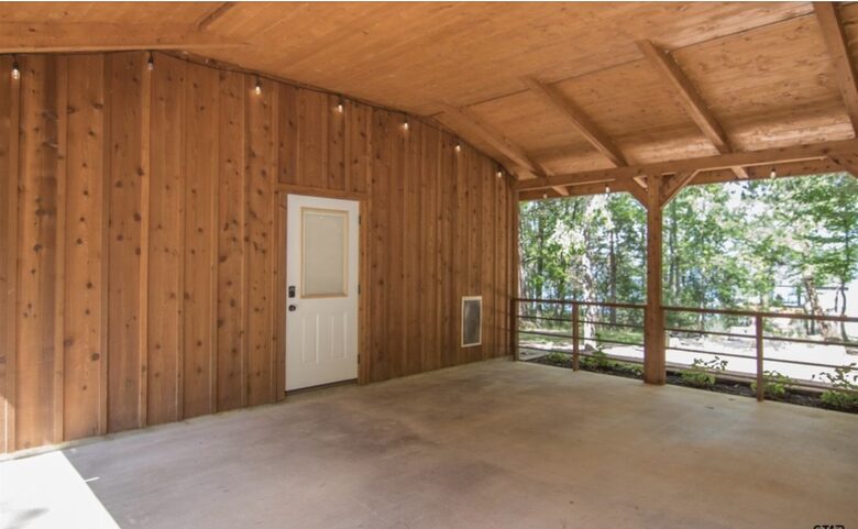 Waterfront Log Cabin on Lake Bob Sandlin with Dock - Leesburg, Texas