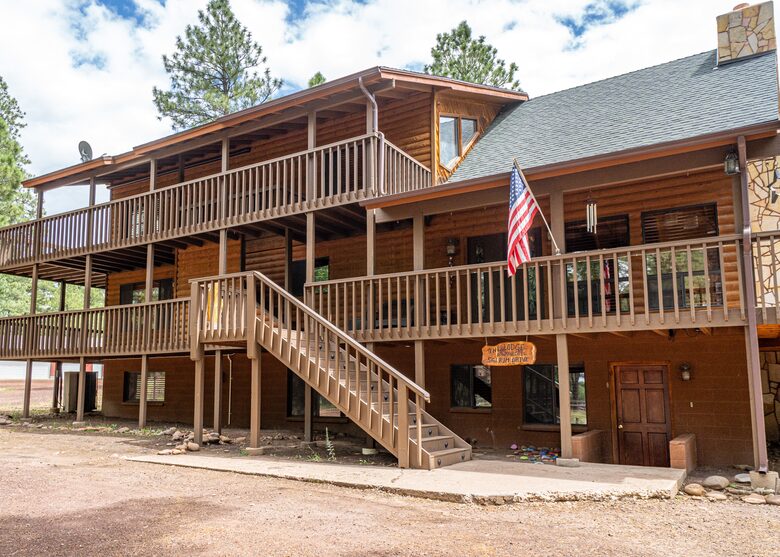 The Pinedale Lodge - Show Low/Pinedale, Arizona