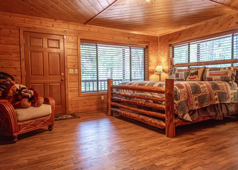 Main Floor Bedroom - King - No Ensuite Bathroom