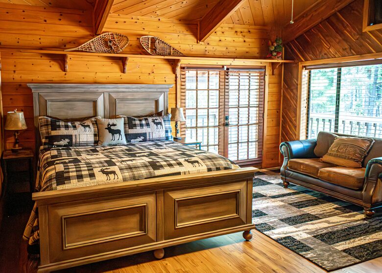 Primary Bedroom - King - Upper Floor