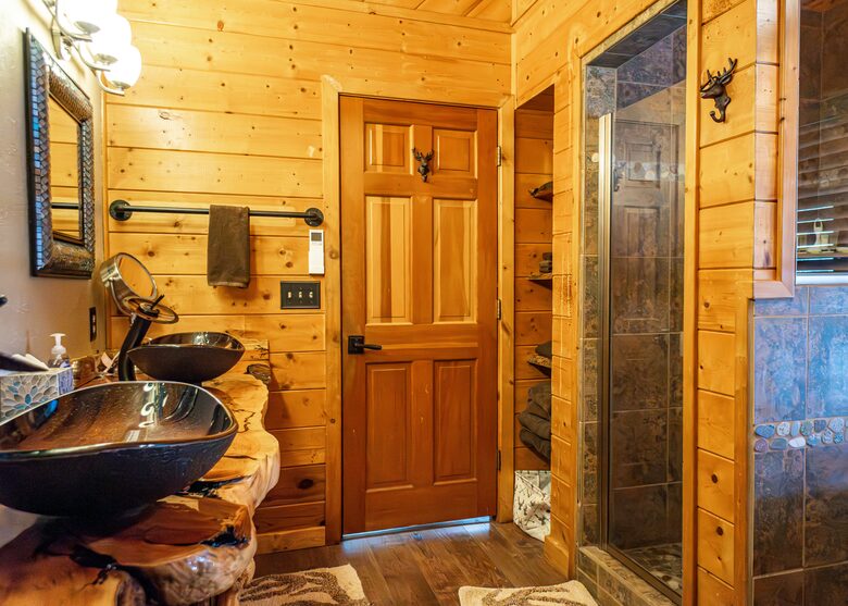 Primary Bathroom EnSuite - Upper Floor