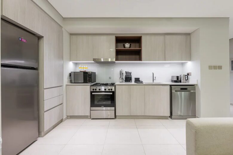 2-Bedroom Condo with Stunning Dubai Skyline Views - Dubai, United Arab Emirates