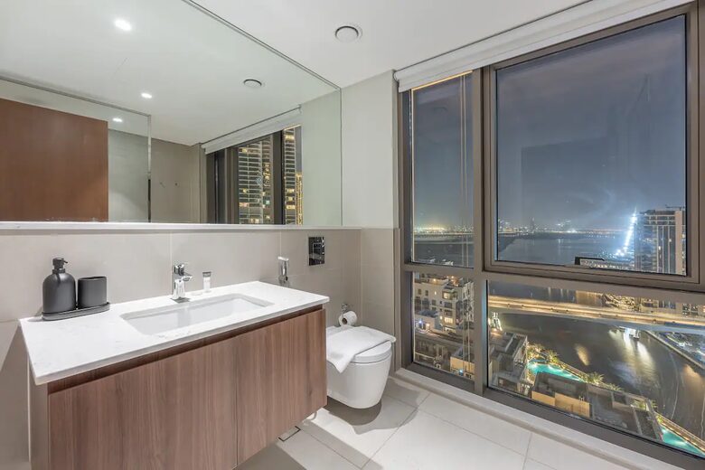 2-Bedroom Condo with Stunning Dubai Skyline Views - Dubai, United Arab Emirates