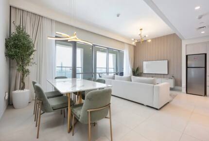2-Bedroom Condo with Stunning Dubai Skyline Views - Dubai, United Arab Emirates