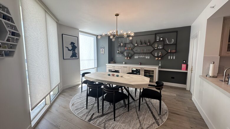 Dining Room and Bar