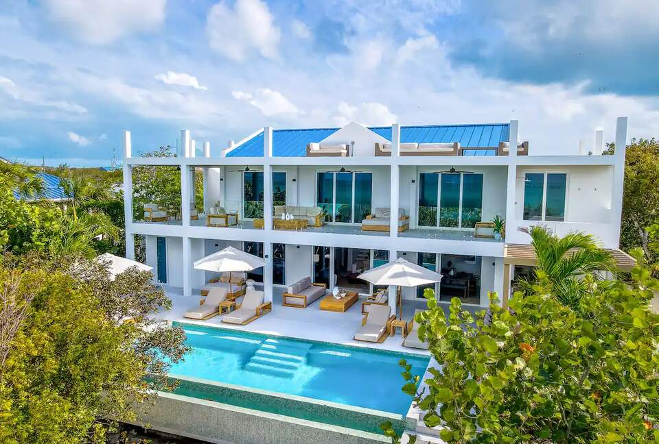 Equity Residences, Stunning Beachfront Villa w/ Infinity Pool & Rooftop - Providenciales, Turks and Caicos Islands