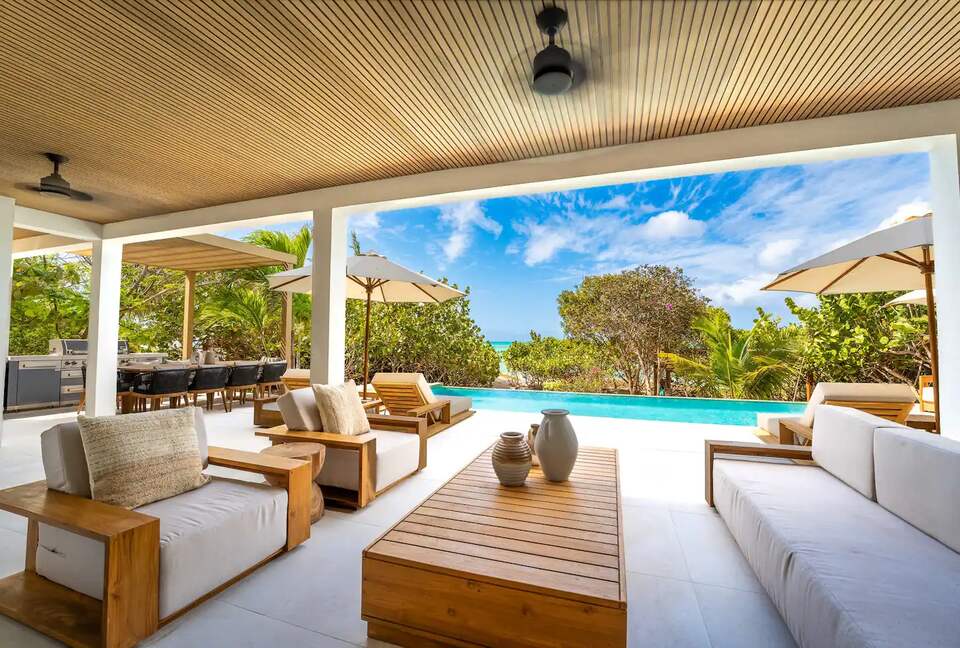 Equity Residences, Stunning Beachfront Villa w/ Infinity Pool & Rooftop - Providenciales, Turks and Caicos Islands