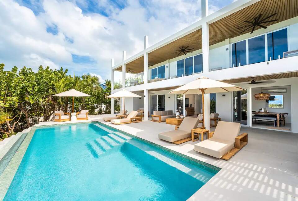 Equity Residences, Stunning Beachfront Villa w/ Infinity Pool & Rooftop - Providenciales, Turks and Caicos Islands