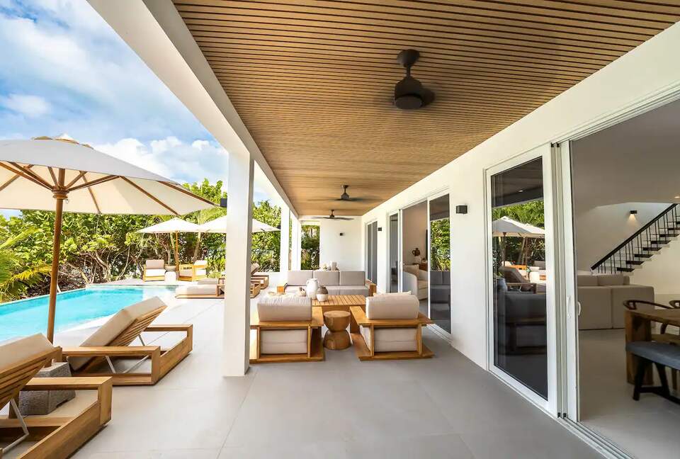 Equity Residences, Stunning Beachfront Villa w/ Infinity Pool & Rooftop - Providenciales, Turks and Caicos Islands