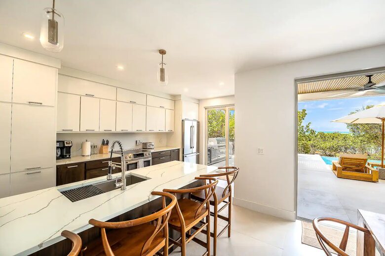 Equity Residences, Stunning Beachfront Villa w/ Infinity Pool & Rooftop - Providenciales, Turks and Caicos Islands