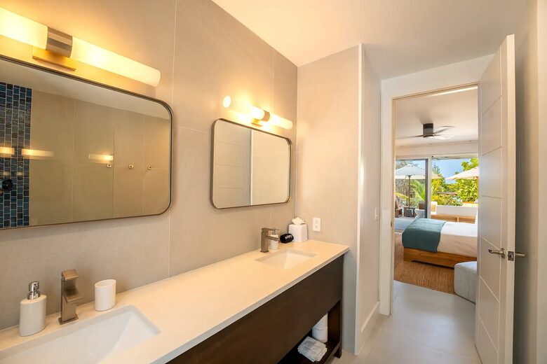 Equity Residences, Stunning Beachfront Villa w/ Infinity Pool & Rooftop - Providenciales, Turks and Caicos Islands