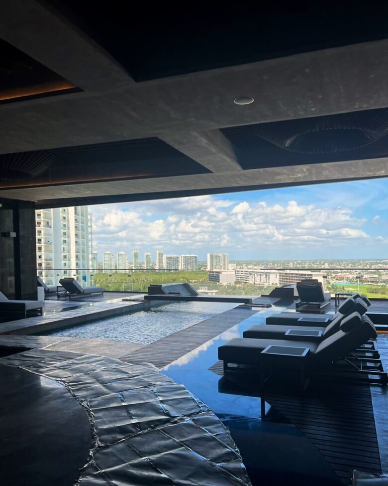 Stunning 3-Bedroom Villa in Shark Tower | Cancun - Cancun, Mexico
