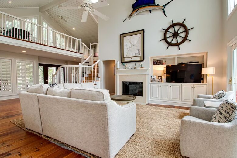 Two Minute Walk to Beach | 3 Primary Suites with Private Pool - Hilton Head Island, South Carolina