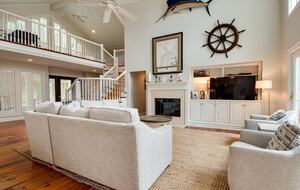 Two Minute Walk to Beach | 3 Primary Suites with Private Pool - Hilton Head Island, South Carolina