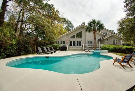 Two Minute Walk to Beach | 3 Primary Suites with Private Pool - Hilton Head Island, South Carolina