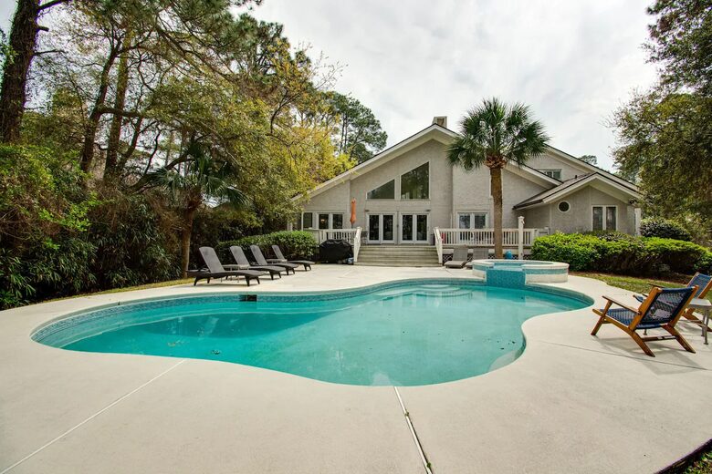 Two Minute Walk to Beach | 3 Primary Suites with Private Pool - Hilton Head Island, South Carolina