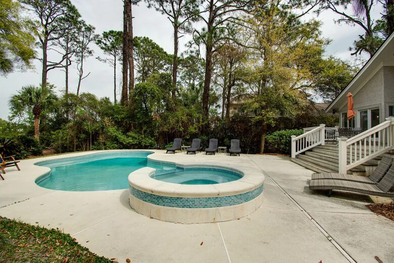 Two Minute Walk to Beach | 3 Primary Suites with Private Pool - Hilton Head Island, South Carolina