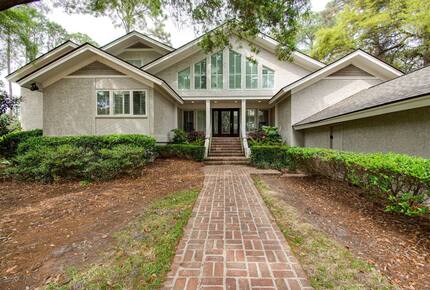 Two Minute Walk to Beach | 3 Primary Suites with Private Pool - Hilton Head Island, South Carolina