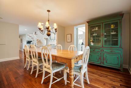 Two Minute Walk to Beach | 3 Primary Suites with Private Pool - Hilton Head Island, South Carolina