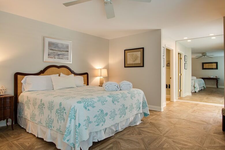 Two Minute Walk to Beach | 3 Primary Suites with Private Pool - Hilton Head Island, South Carolina