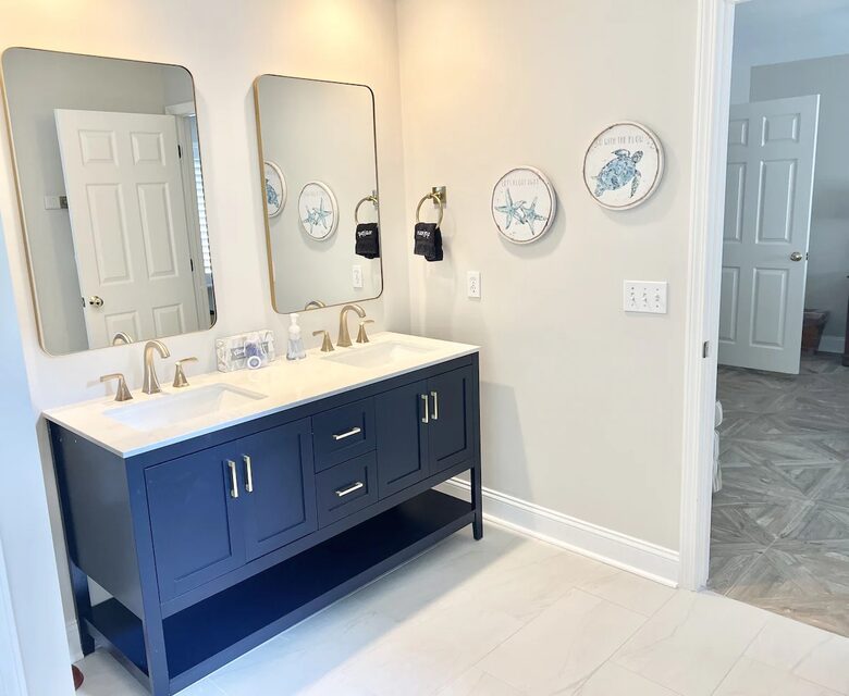 Two Minute Walk to Beach | 3 Primary Suites with Private Pool - Hilton Head Island, South Carolina