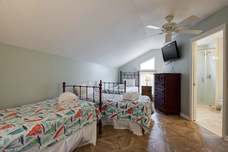 Two Minute Walk to Beach | 3 Primary Suites with Private Pool - Hilton Head Island, South Carolina
