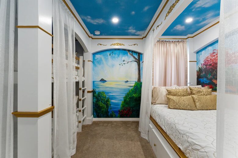 Disney Themed Home close to Disney World - Kissimmee, Florida