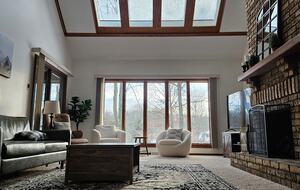 Exquisite Waterfront Retreat - Warren, Ohio