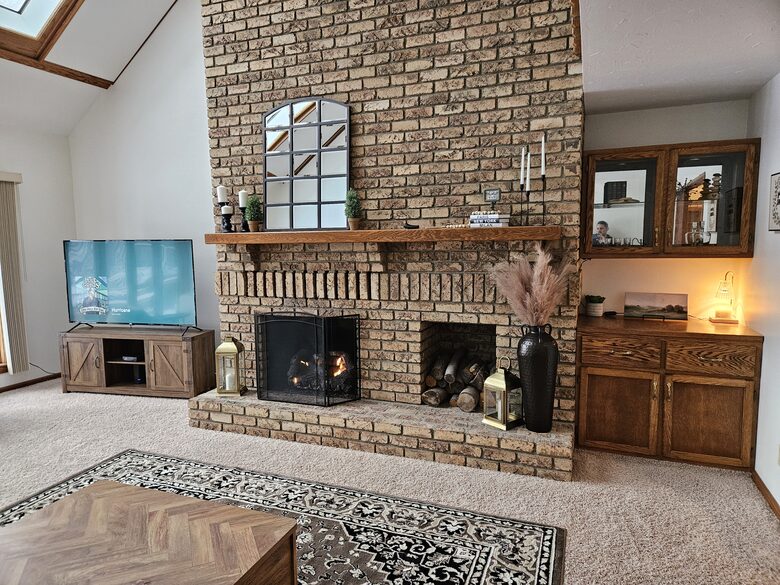 Exquisite Waterfront Retreat - Warren, Ohio