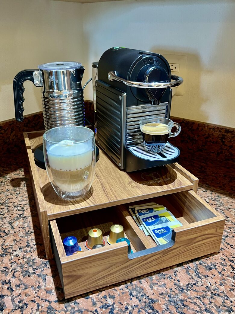 Nesspreso Machine for Expresso and Capuchinos