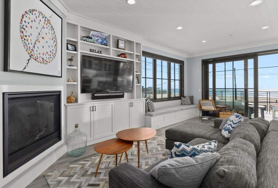 Luxury Beachfront Santa Cruz Home - Santa Cruz, California
