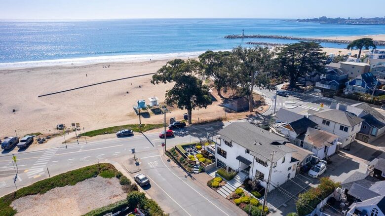 Luxury Beachfront Santa Cruz Home - Santa Cruz, California