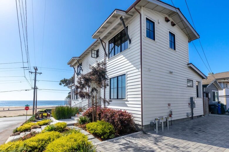 Luxury Beachfront Santa Cruz Home - Santa Cruz, California