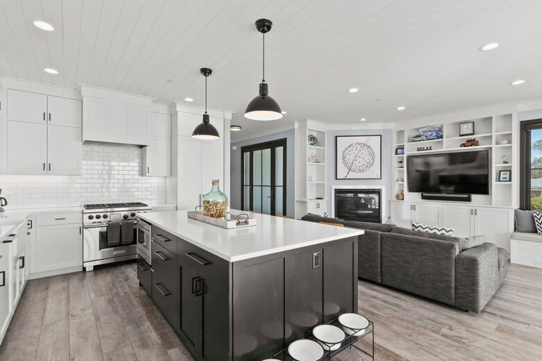 Luxury Beachfront Santa Cruz Home - Santa Cruz, California