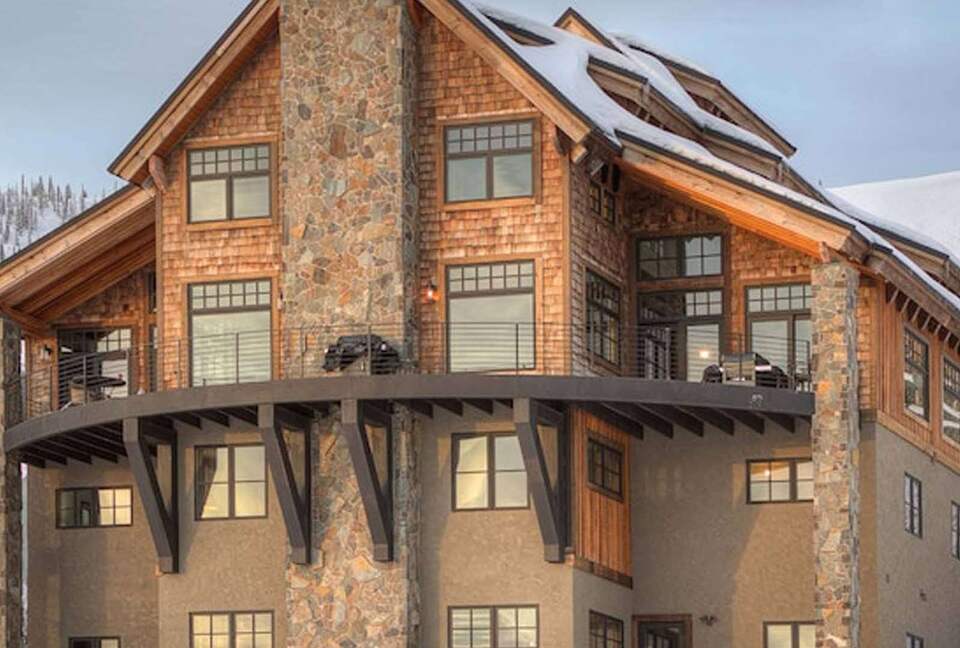 Schweitzer Village|Ski-in Ski-out Lodge located in Idaho - Sandpoint, Idaho