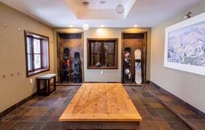 Schweitzer Village|Ski-in Ski-out Lodge located in Idaho