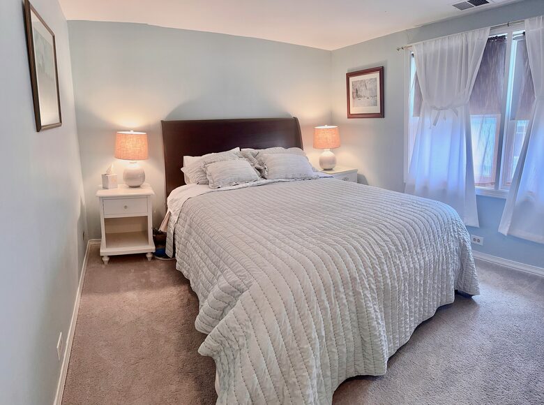 Winnetka Home | Close to Village Shops, Parks, Beach and Train - Winnetka, Illinois