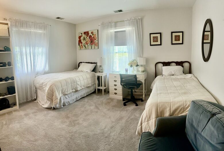 Winnetka Home | Close to Village Shops, Parks, Beach and Train - Winnetka, Illinois