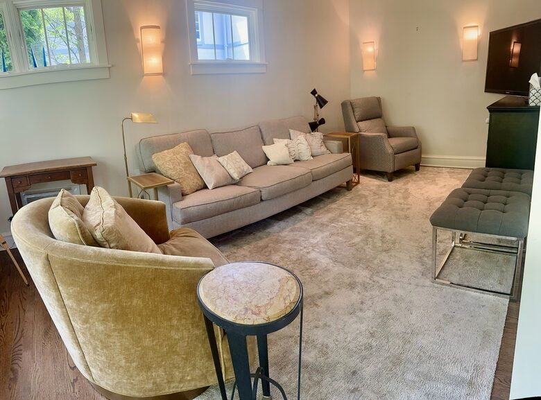 Winnetka Home | Close to Village Shops, Parks, Beach and Train - Winnetka, Illinois