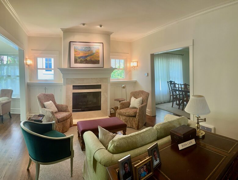 Winnetka Home | Close to Village Shops, Parks, Beach and Train - Winnetka, Illinois