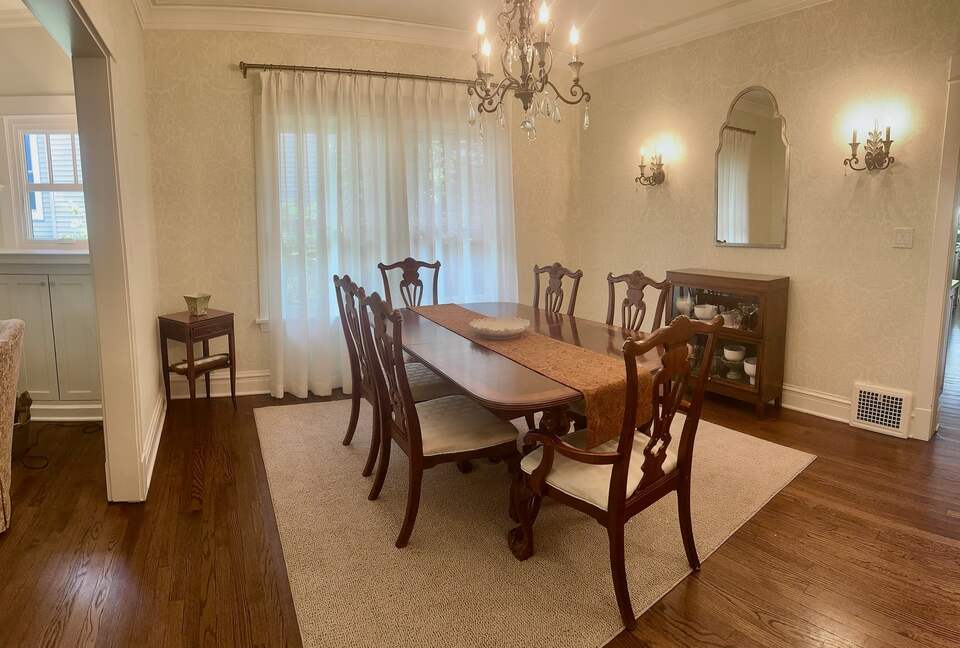 Winnetka Home | Close to Village Shops, Parks, Beach and Train - Winnetka, Illinois