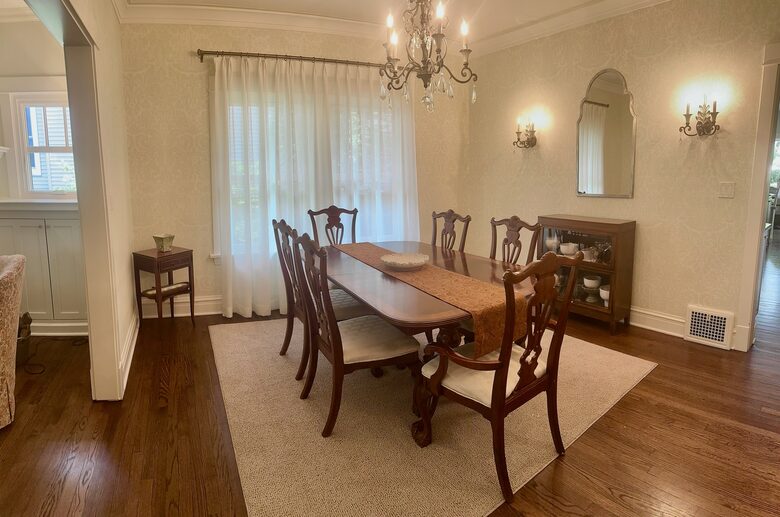 Winnetka Home | Close to Village Shops, Parks, Beach and Train - Winnetka, Illinois