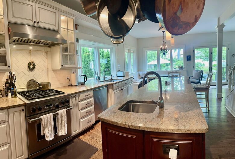 Winnetka Home | Close to Village Shops, Parks, Beach and Train - Winnetka, Illinois
