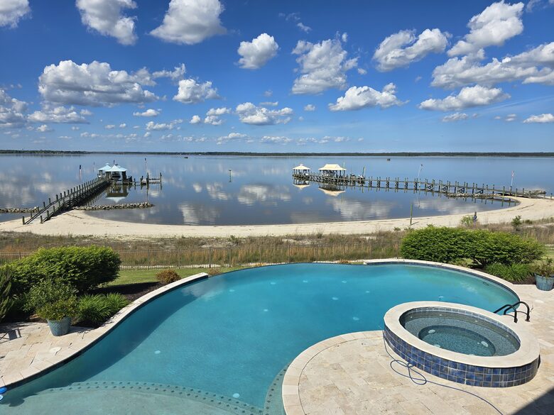 Luxury Estate on York River (2 miles wide) | In historic coastal Virginia - Barhamsville, Virginia