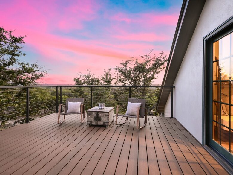 Red Sky Road Retreat - Wimberley, Texas