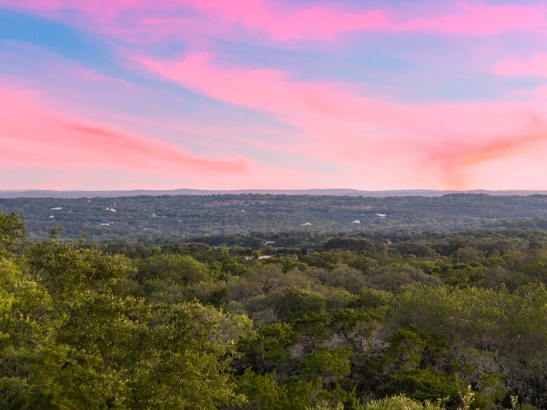 Red Sky Road Retreat - Wimberley, Texas