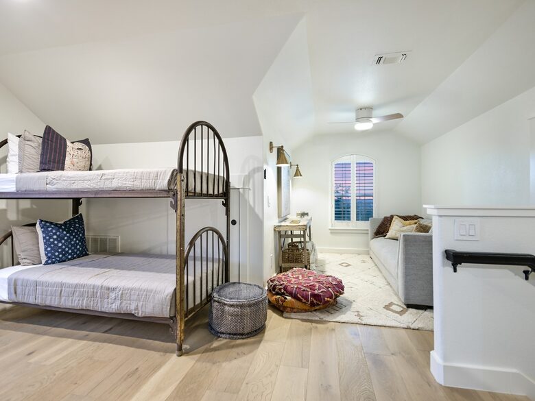 Red Sky Road Retreat - Wimberley, Texas