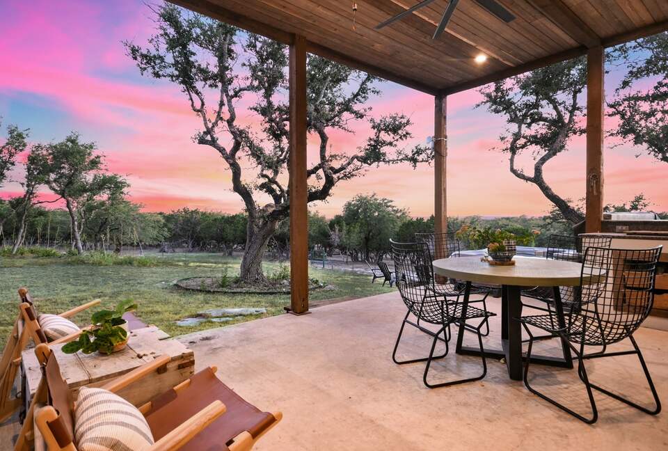 Red Sky Road Retreat - Wimberley, Texas
