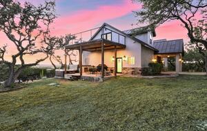 Red Sky Road Retreat - Wimberley, Texas