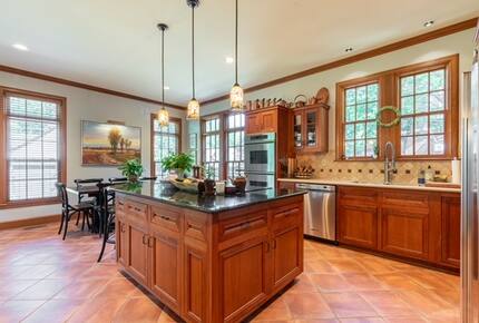 Luxury and Old World Charm in Midtown Memphis - Memphis, Tennessee